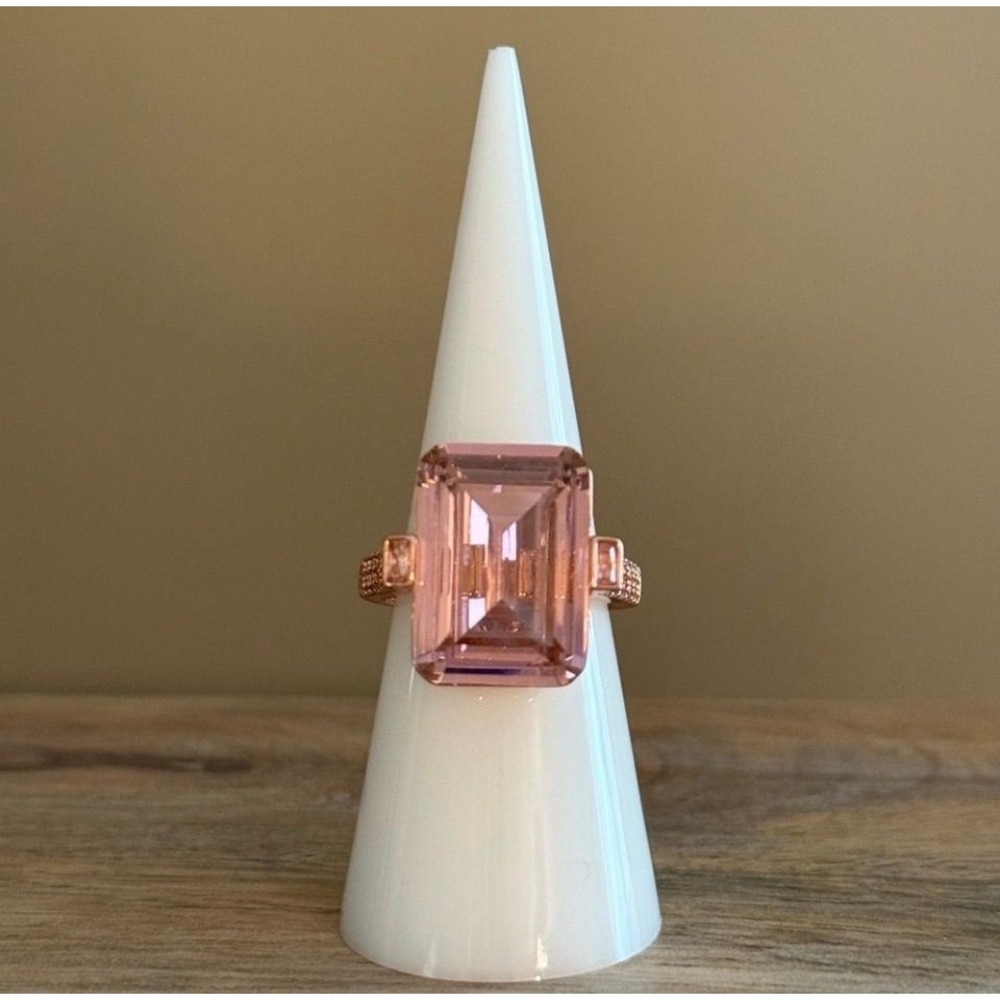 The Sparkle In Charge - Rose Quartz Cubic Zirconia - 7